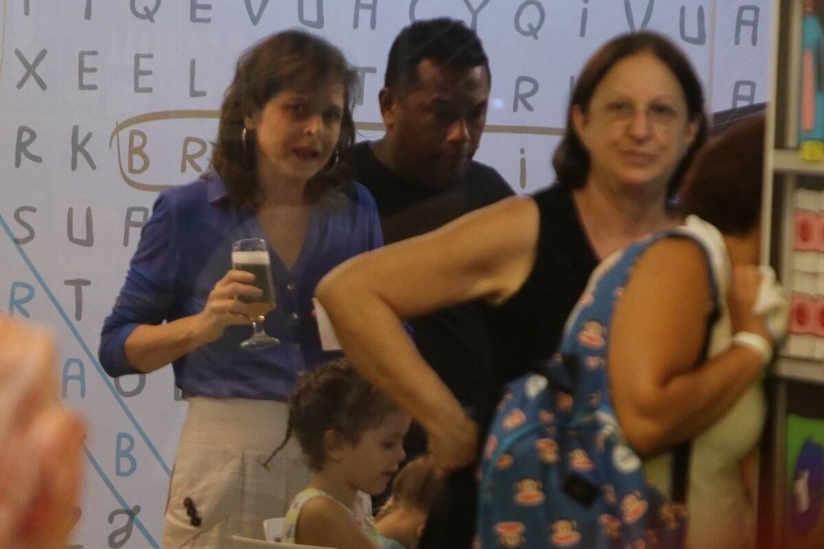 Drica Moraes comemora aniversário do filho adotivo em parque infantil