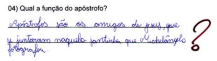 Esse apenas confundiu apóstrofo com apóstolo!