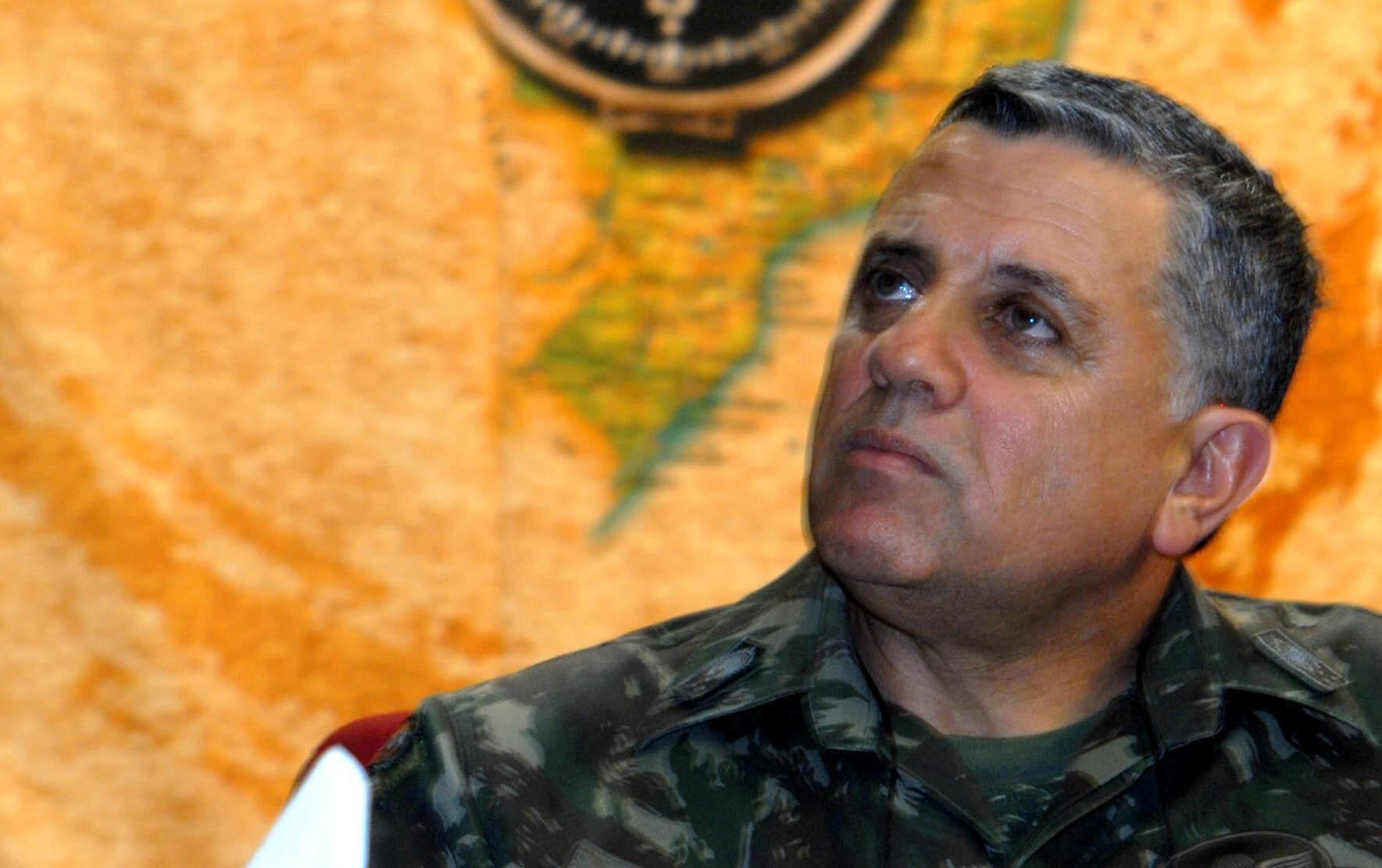 General Júlio defende que o Livro Branco da Defesa Nacional será uma ferramenta de transparência