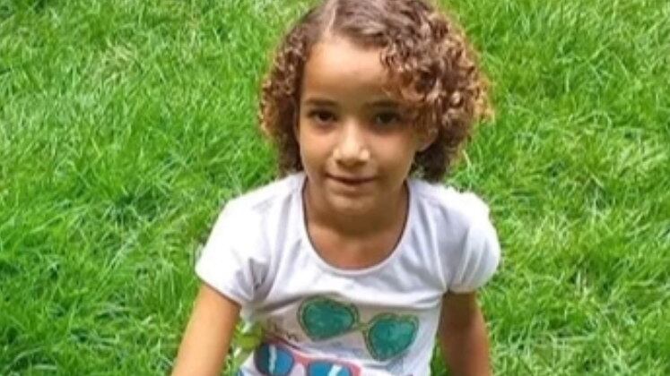 O dono da residência já foi localizado pela Polícia Civil, que pediu para revistar o local. Lá, verificou-se que havia uma área no chão que foi recém feita, pois o cimento ainda está muito novo

