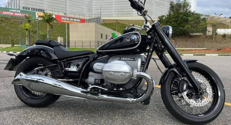 Suspensão tem 45mm de curso na dianteira e 80mm na traseira