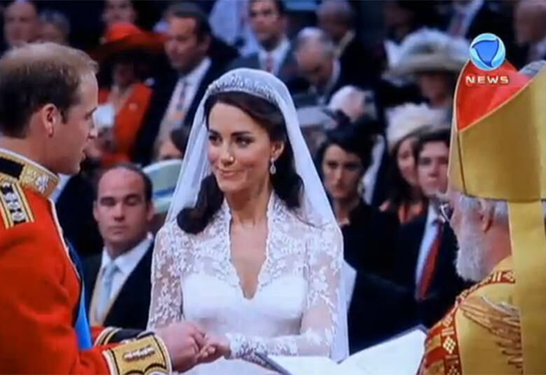 

Três  bilhões de
pessoas pelo mundo assistiram à garota tímida, que sofria bullying, virar
princesa



+ Contar piada e falar mal de sogra está fora de moda

+ Já curtiu a página da Record News no Facebook? É só clicar!

+ Siga a Record News no Twitter e receba todas as notícias do programa
