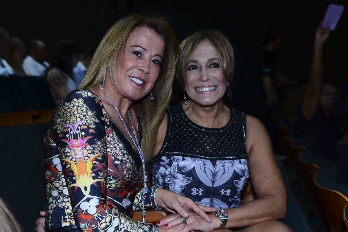 Desde que se separou de Zezé Di Camargo, Zilu tem aproveitado a vida ao lado dos amigos