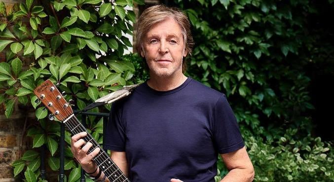 Teóricos acreditam que Paul McCartney morreu e foi substituído; história é falsa