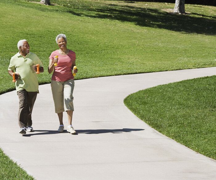 Atividades físicas ao ar livre e exposição ao sol também devem ser evitadas, principalmente no horário entre 10h e 16h