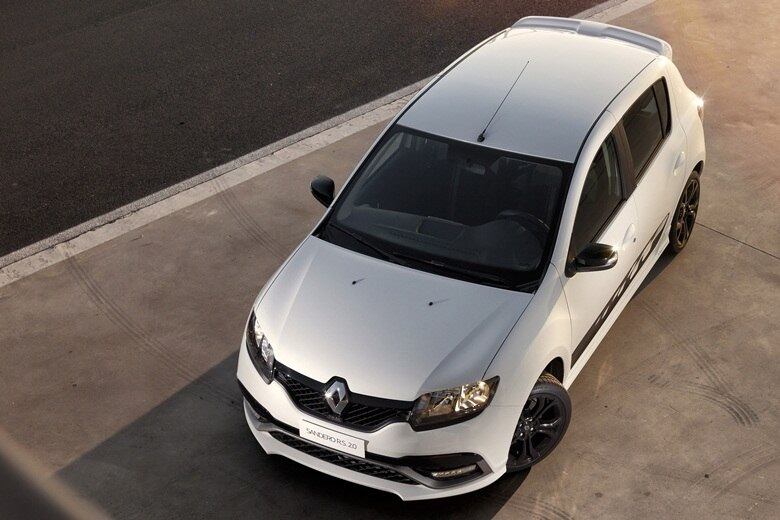 Com o Sandero RS, a montadora lança no Brasil a divisão Renault Sport, que terá mais modelos no futuro

LEIA TAMBÉM
Aceleramos: Renault Sandero RS é nervosinho e vai além do visual