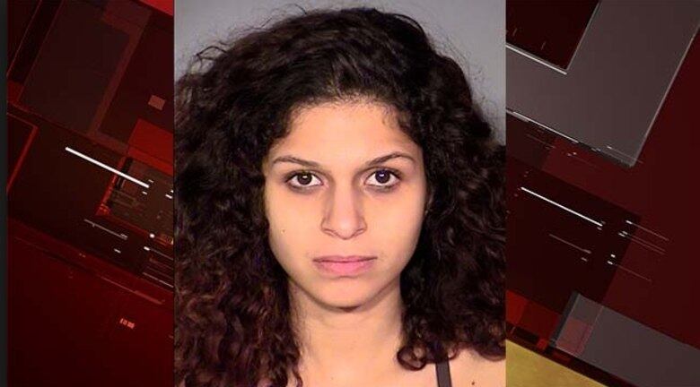 Mas não foi a primeira vez que casais assanhados foram flagrados fazendo sexo dentro da cabine da roda-gigante da cidade, que acabou virando um passeio famoso entre os turistas
