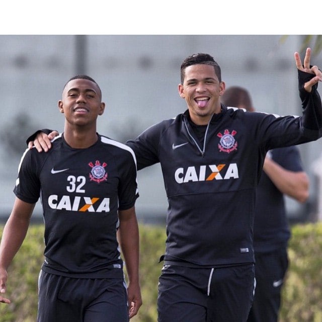 O seu grande parceiro dentro do elenco é o jovem Malcom. Curiosamente, seu parceiro de ataque no Timão