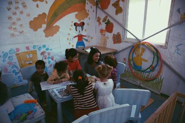 A preocupação de Marquezine com esse povo não é de hoje. Em agosto deste ano, em seu aniversário, a atriz já havia pedido doações para refugiados no lugar de presentes 