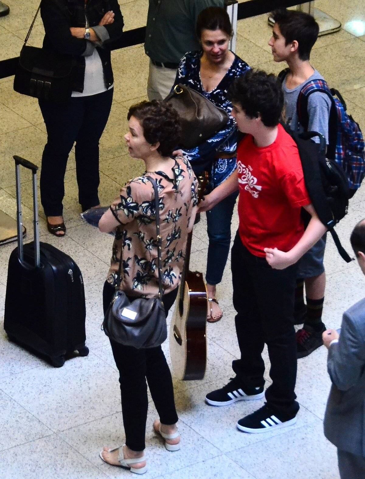Julia Lemmertz no aeroporto