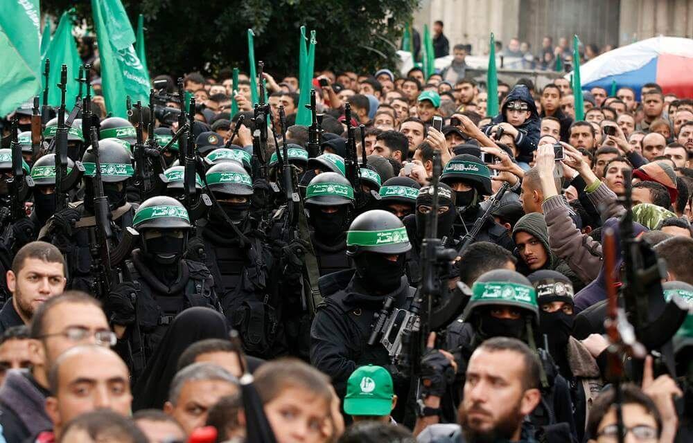 Tal iniciativa também é utilizada pelo Estado Islâmico, que vem perdendo território na Síria e no Iraque. O Hamas foi instituído em 1987, durante o primeiro levante contra a ocupação israelense da Cisjordânia e da Faixa de Gaza