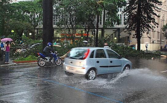 Capital deve ter céu encoberto e chuvas intensas