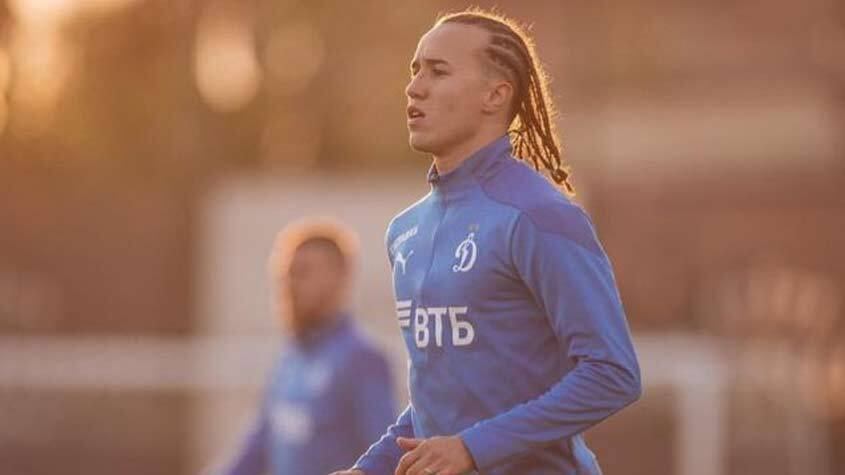 Laxalt tem boa rodagem na Europa, com passagens por times como Inter de Milão, Milan e Celtic. Ele esteve na Copa do Mundo 2018 e foi adquirido pelo Dínamo Moscou em 2021.