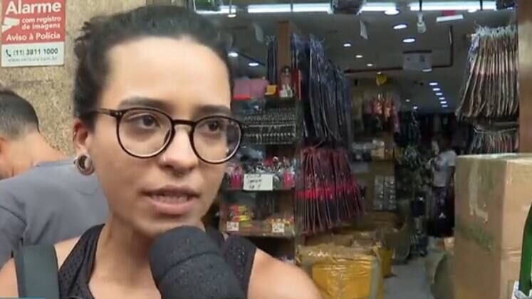 Uma das entrevistadas nas ruas de São Paulo fala sobre a importância da conscientização: "Eu acho que é importante a gente falar sobre o tema e promover campanhas de conscientização para as pessoas saberem que não é normal o cara ficar passando a mão e te assediando", disse.