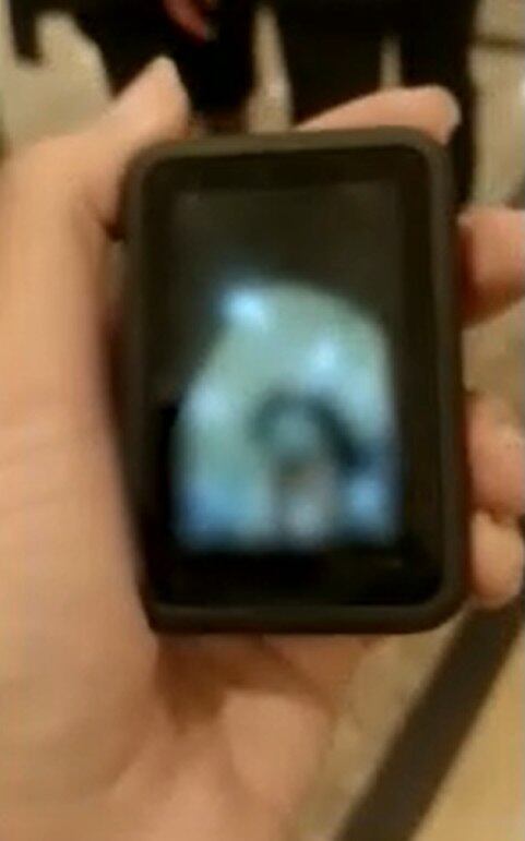 Mulher encontrou câmera em casaco de suspeito