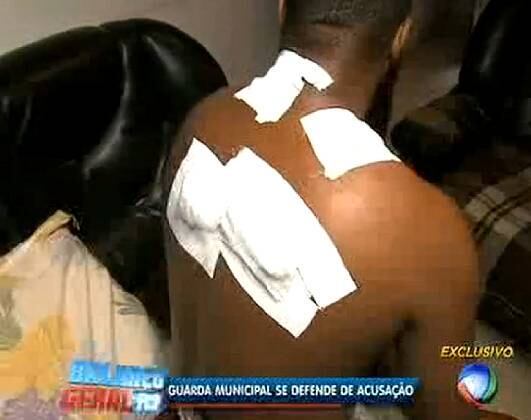 O guarda municipal nega as acusações feitas pela ambulante