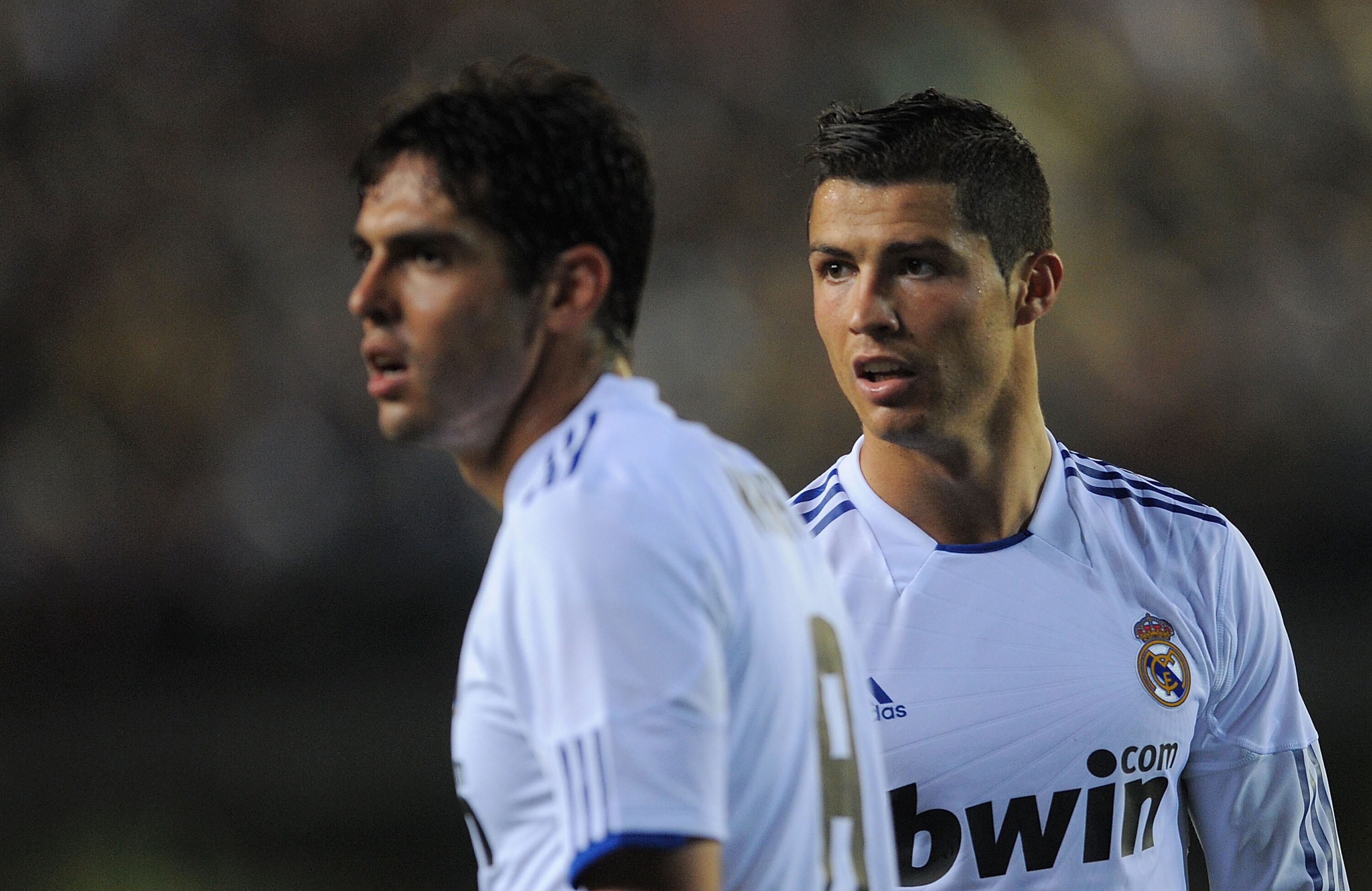 Kaká ao lado de Cristiano Ronaldo