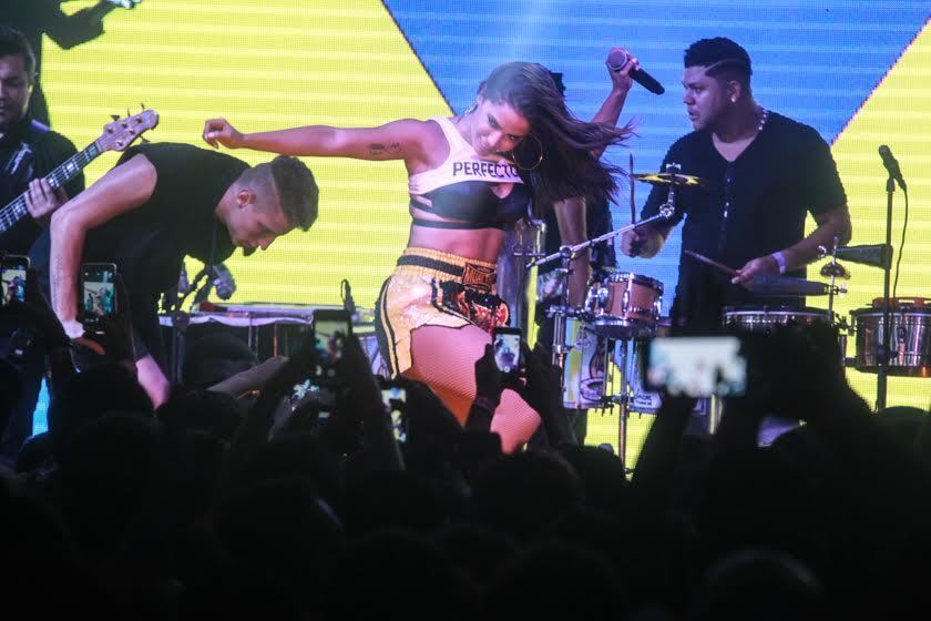 E sensualizou no palco