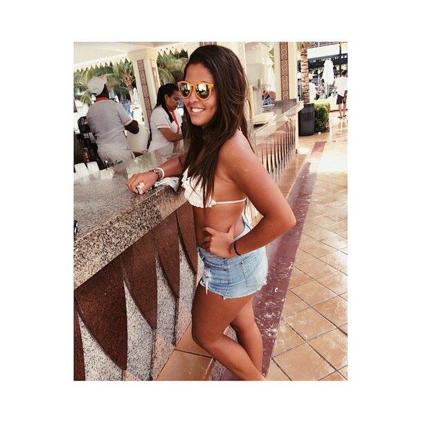 Fotos de biquíni são muito constantes no Instagram de Danielle