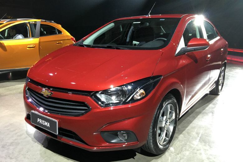 O sedã Prisma recebeu as mesmas alterações do Onix, mas ficou ainda melhor em consumo e emissões. O modelo usa apenas o motor 1.4 flex reformado e ficou até 22% mais econômico, recebendo também nota A do Inmetro