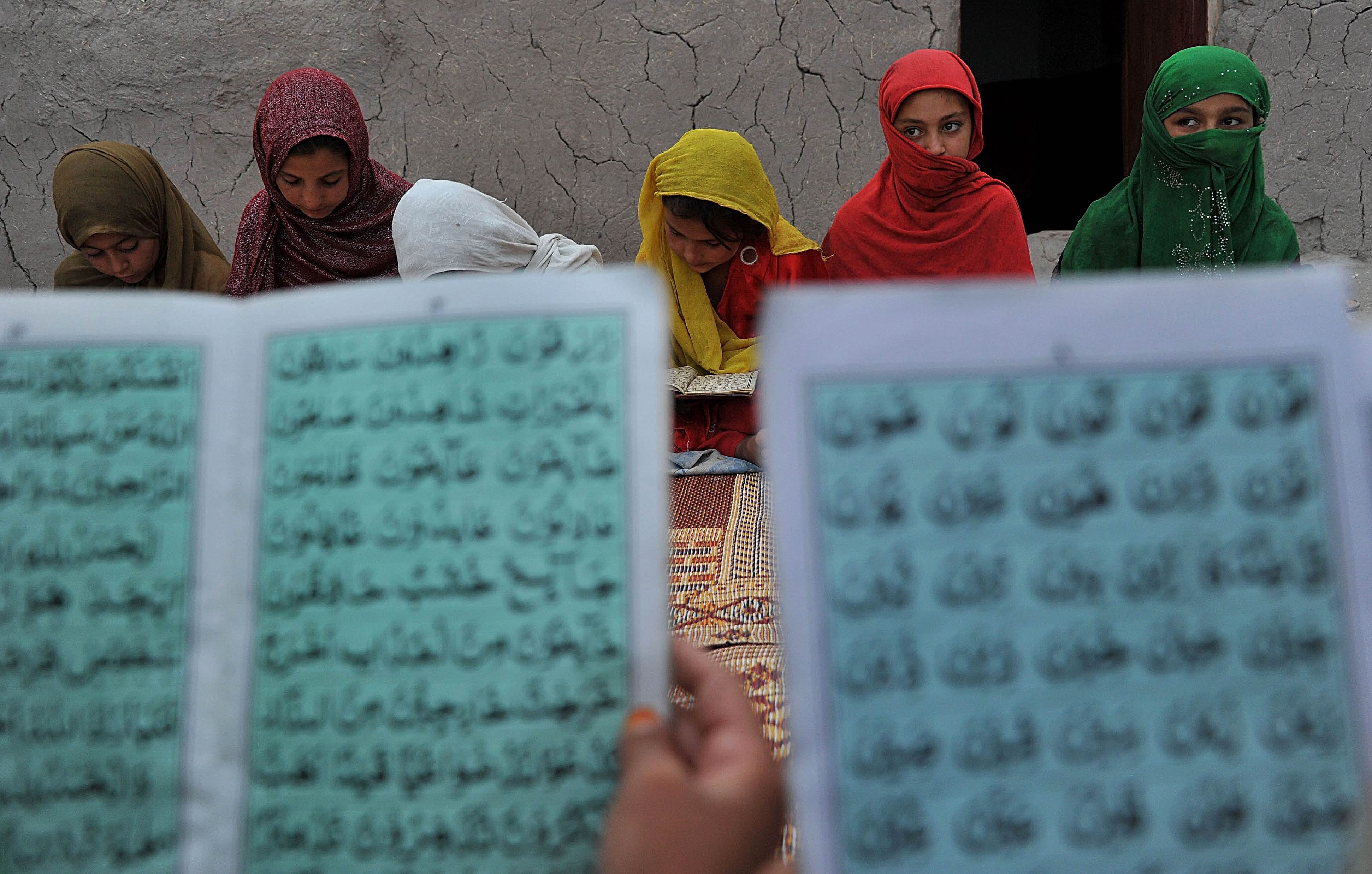 crianças Afeganistão alcorão