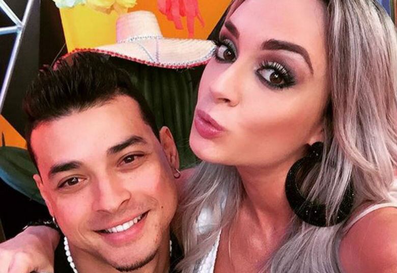 Juju é noiva de Felipe Franco e os dois completaram todas as etapas dos Desafios do Matrimônio (banho de minhoca, tanque de cobra e travessia nas alturas)

+ Mion e sua turma invadem a mansão de Juju Salimeni no Legendários na Sua Casa Especial

+ Nas alturas! Juju e Felipe Franco encaram última prova dos Desafios do Matrimônio

+ Paulinha Leite revela que não está indo à academia por problemas de saúde
