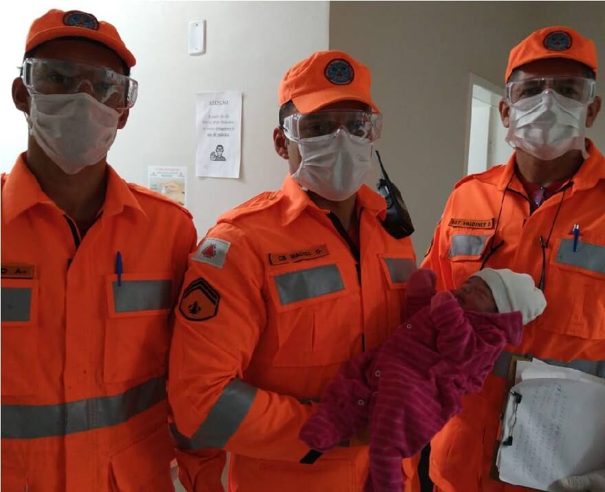 Mulher deu a luz durante o banho em Salinas (MG)