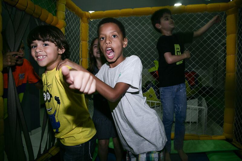 Alexandre Frota e Fabiana comemoraram aniversário de Enzo Gabriel, que completou sete anos, em buffet infantil
