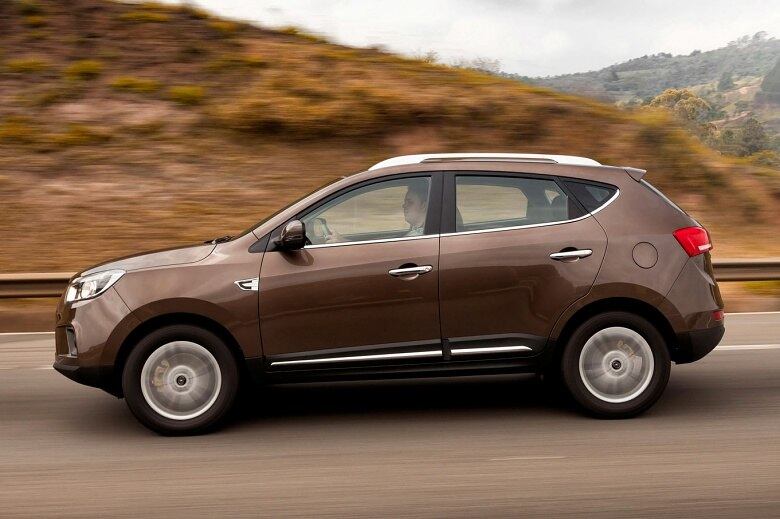 Na prática, o SUV médio chinês vai brigar diretamente com as versões mais simples dos rivais compactos, todas equipadas com motores de menor cilindrada (1.6 e 1.8 litro) e com câmbios manuais