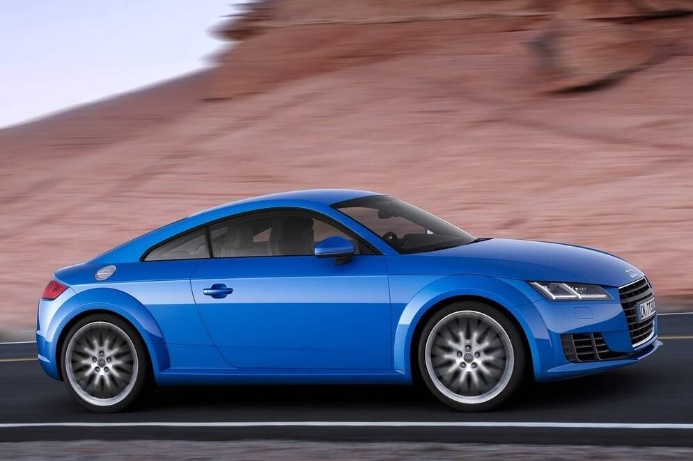 A vantagem é que a variante com teto fixo é mais leve e tem, em teoria, melhor performance em curvas do que os conversíveis da BMW e Mercedes Benz

Saiba tudo sobre carros! Acesse R7.com/carros
E confira os melhores preços de novos e usados em r7.icarros.com.br
