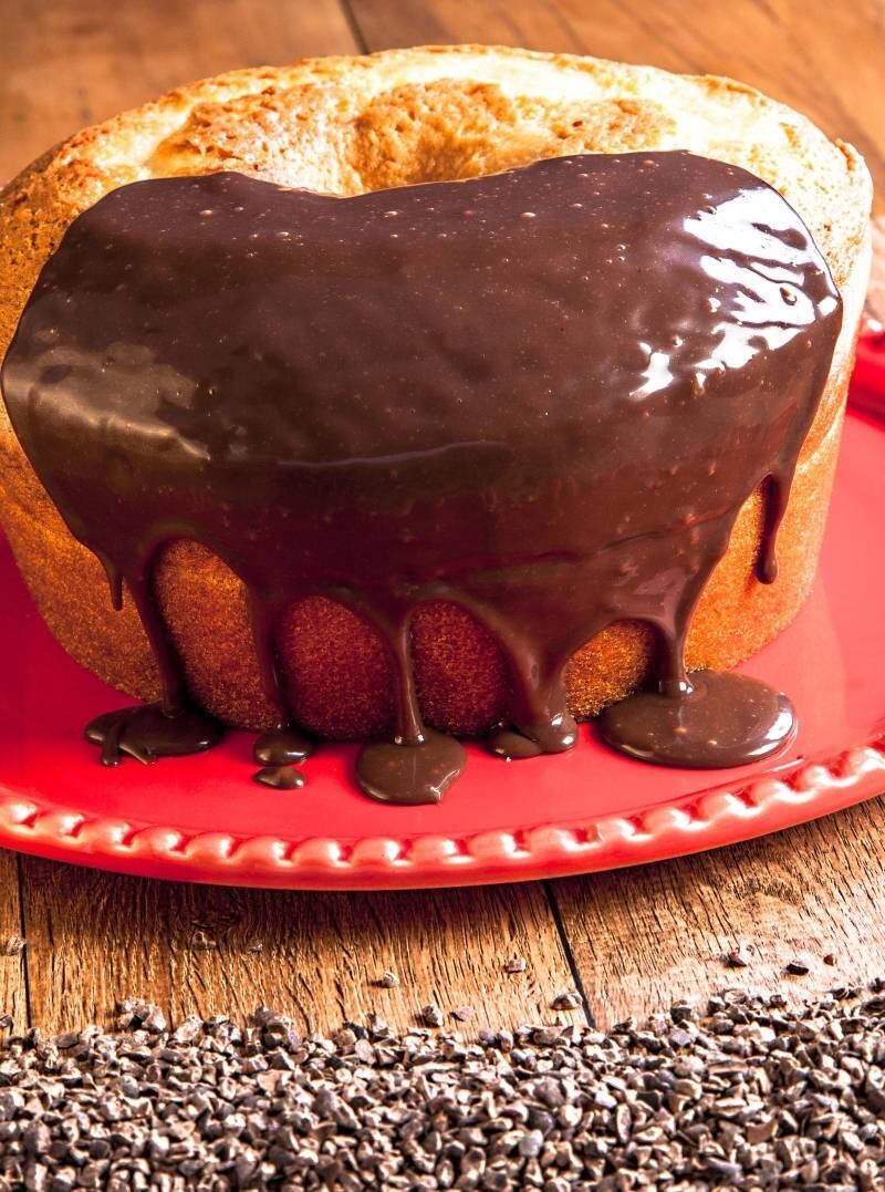 A rede Bolo à Toa desenvolveu o Bolo com ganache de chocolate (foto). Custa
R$ 20.

Na Brigadeiro by Cousin´s
(Rua Cardoso de Almeida, 1.371 – Perdizes), a receita da Chocolate Week é o Paris Brest: Pâte à Choux com lâminas de
amêndoas com creme de avelã e amêndoas e chocolate 66,8% cacau origem Brasil.
Custa R$18,50
