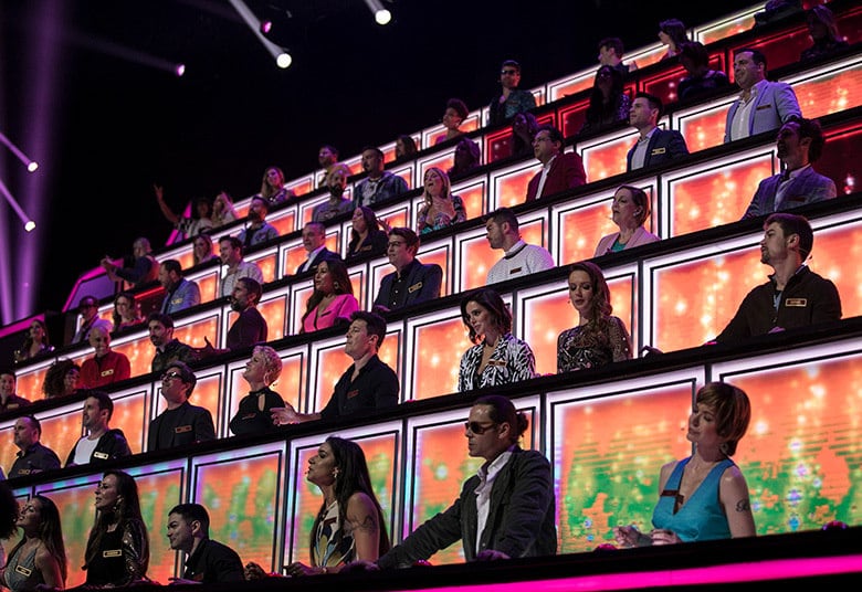 As regras nesta edição especial não são muito diferentes das da primeira temporada do Canta Comigo, que foi um sucesso de repercussão e audiência. Cada participante vai enfrentar a opinião do painel de cem jurados, formado por estrelas da Record TV e convidados especiais