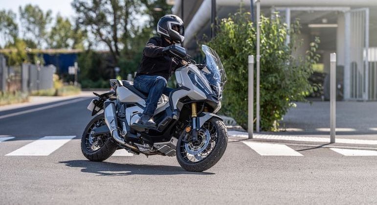 Modelo conta com faróis duplo LED com iluminação diurna