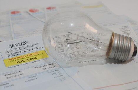 O atraso de apenas um mês no pagamento já põe o fornecimento do serviço em risco