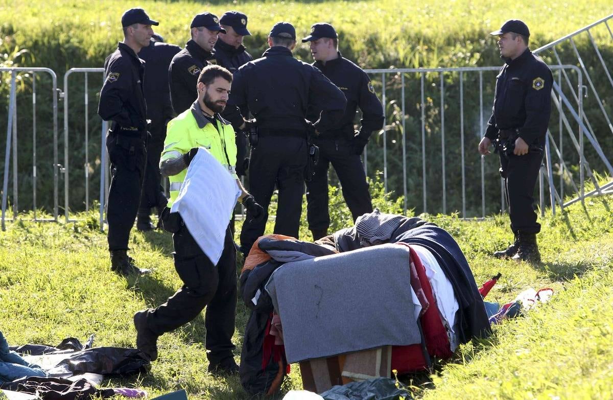 De acordo com o governo húngaro, apenas na última
quarta-feira (23), 10.046 solicitantes de refúgio entraram no país, número
recorde para um único dia. A maioria deles chegou à nação magiando pela Croácia
