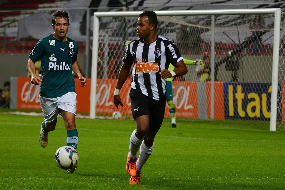 Galo teve dificuldades para furar o bloqueio esmeraldino