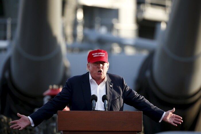 Leite compara a candidatura Trump à de Barry Goldwater —
republicano que, em meio à Guerra Fria, dizia que chegaria ao extremo de
utilizar a bomba atômica para vencer a União Soviética 
