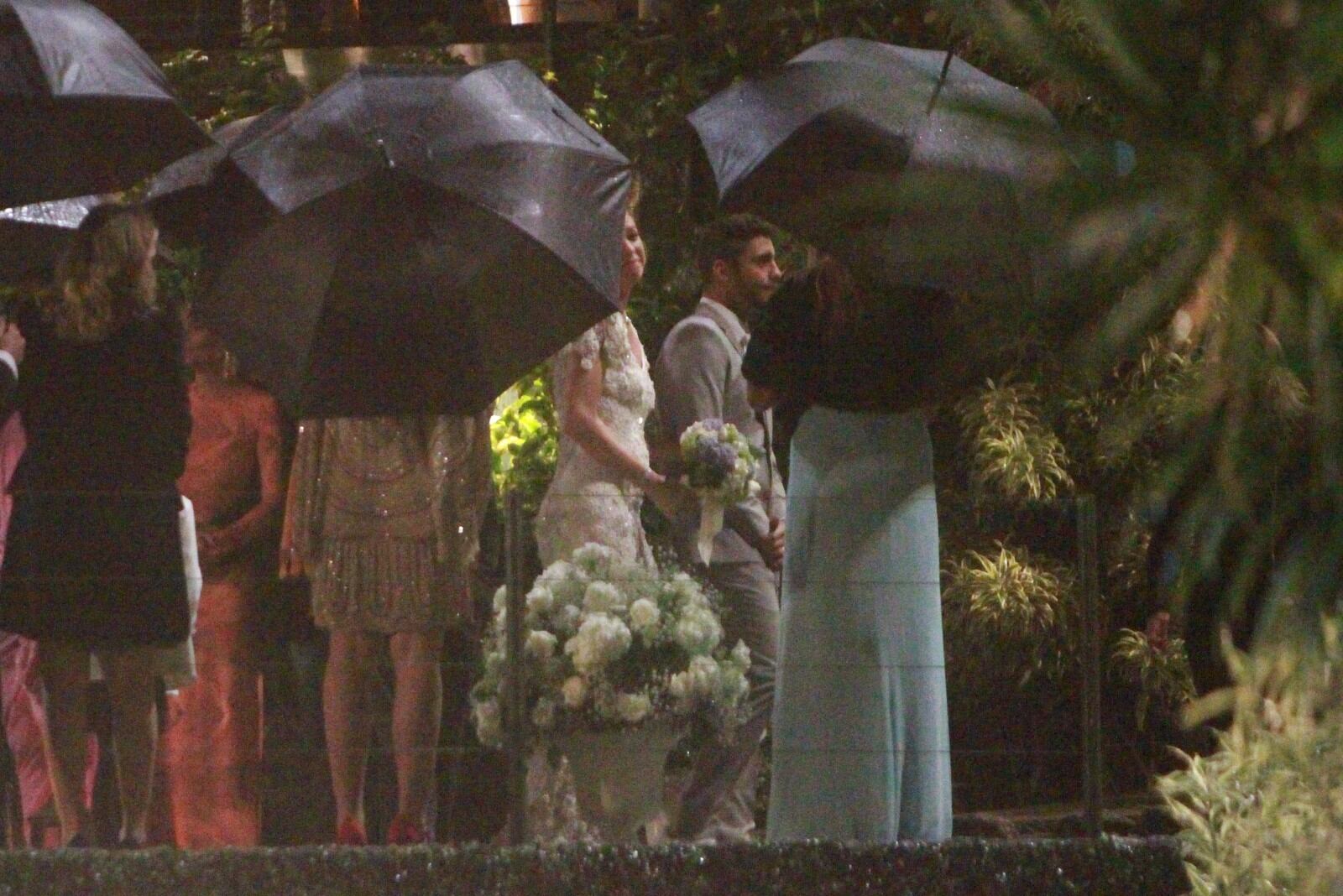 Luana usava um rabo de cavalo e uma tiara na cabeça