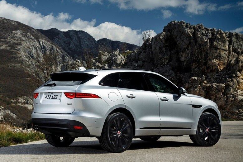  Jaguar F-Pace
