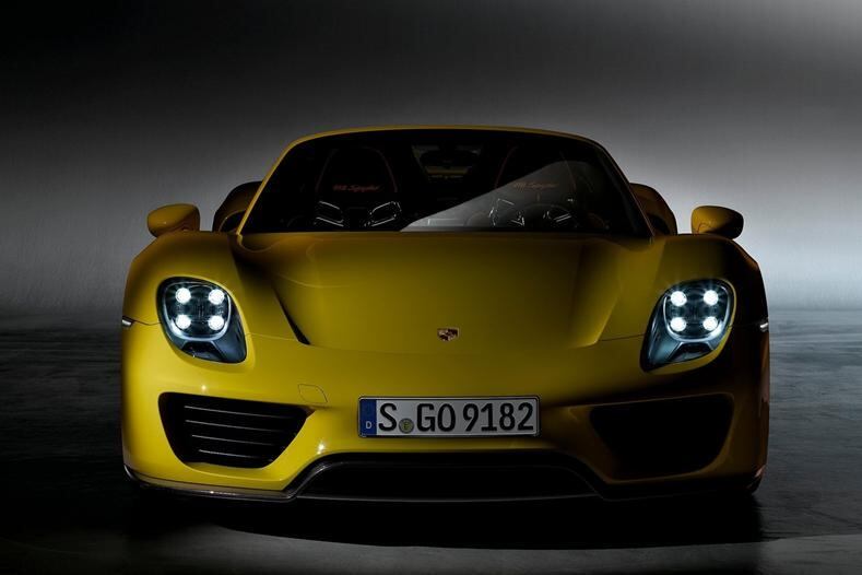 O superesportivo é o primeiro modelo da marca a contar com nada menos do que três motores
Quer saber tudo sobre carros? Acesse www.r7.com/carros