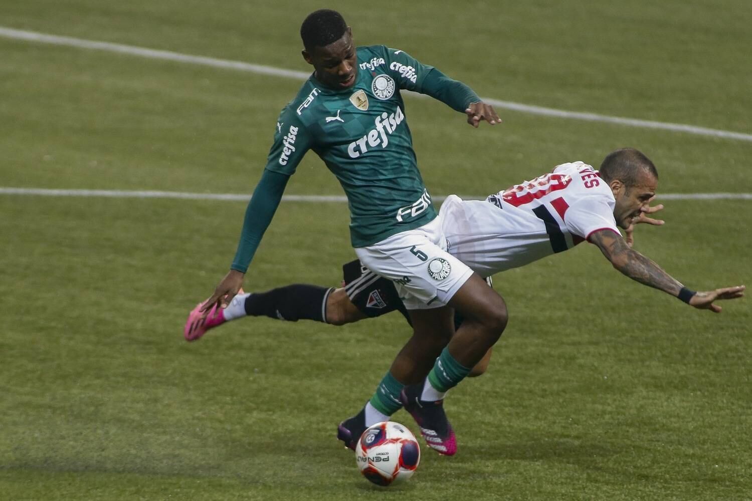 Palmeiras e São Paulo empatam sem gols na primeira final do Paulista
