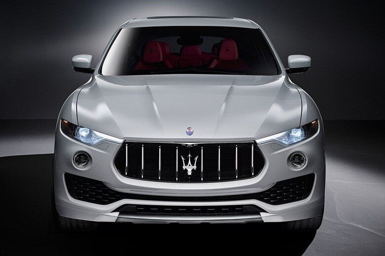 Apesar de ser um SUV, o Levante promete oferecer muita esportividade,
que deverá ser garantida pelo uso de um propulsor V6 3.0 biturbo, que pode
render até 410 cv, herdado do sedã Ghibli. É possível que a Maserati também
ofereça uma versão com o V8 3.8 biturbo do sedã Quattroporte, com 530 cv