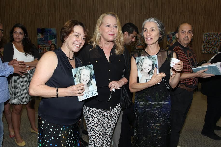 Time de peso! Nívea Maria, Lucinha Lins e Cássia Kis prestigiaram a noite de Irene Ravache