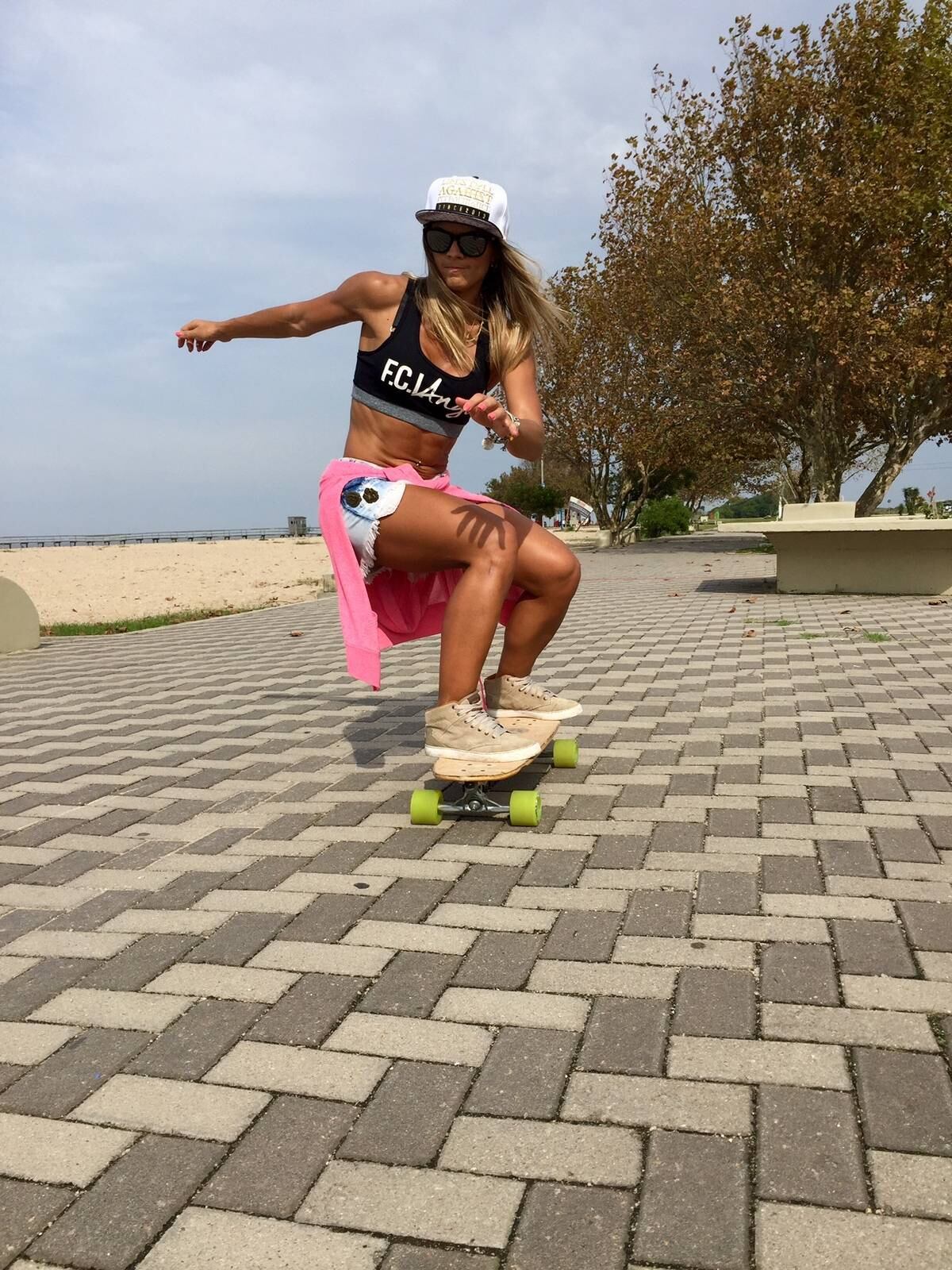 Em sua conta no Instagram, a gata tem mais de 60 mil seguidores na rede social