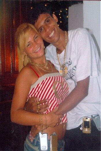 Danúbia de Souza Rangel, a Xerifa da Rocinha, foi solta na tarde desta quarta-feira (9). Mulher do traficante Antônio Francisco Bonfim Lopes, o Nem da Rocinha, ela estava presa havia um ano e sete meses por associação ao tráfico. No dia 2 de março, o casal foi absolvido em por decisão do juiz Tiago Fernandes de Barros, da 35ª Vara Criminal 