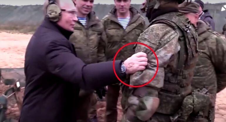 Suposto machucado na mão de Vladimir Putin levanta novas suspeitas sobre a saúde do presidente russo