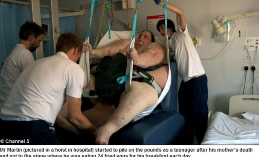 

De acordo com a publicação, os médicos deram apenas dois anos
de vida para Martin. A história de vida do homem será mostrada em um
documentário do Channel 5, que será exibido na 
noite desta quarta-feira na Grã-Bretanha.

— Até me ver no filme, não tinha ideia de que eu era tão grande.
Fiquei muito chateado quando vi meu tamanho

