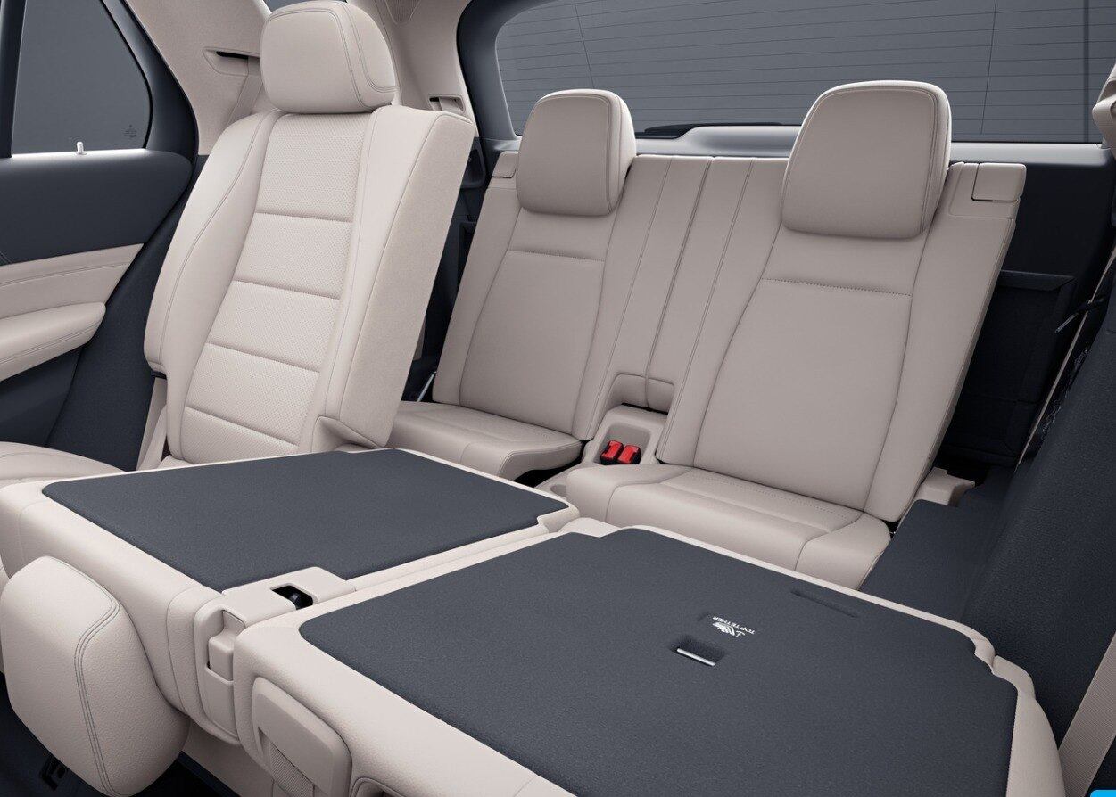 Com a última fileira de banco abaixada o espaço no porta-malas é de 630 litros