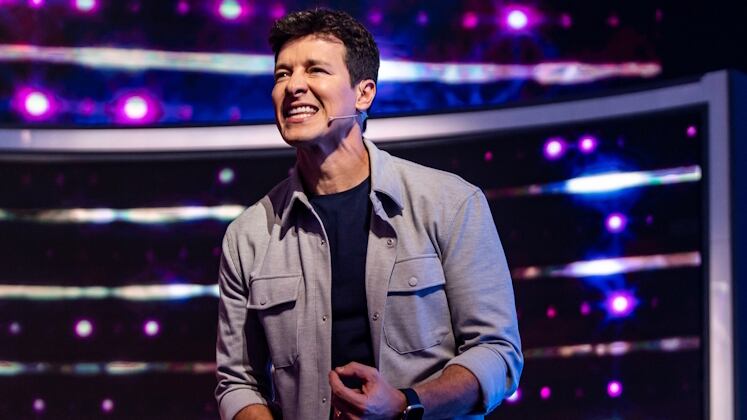 Show à parte
É fato que Rodrigo Faro sempre rouba a cena e garante o mais puro suco do entretenimento a cada episódio! Ao longo da temporada, ele provou que é um verdadeiro espetáculo, pronto para distribuir conselhos, soltar a voz, dançar, se emocionar e torcer junto