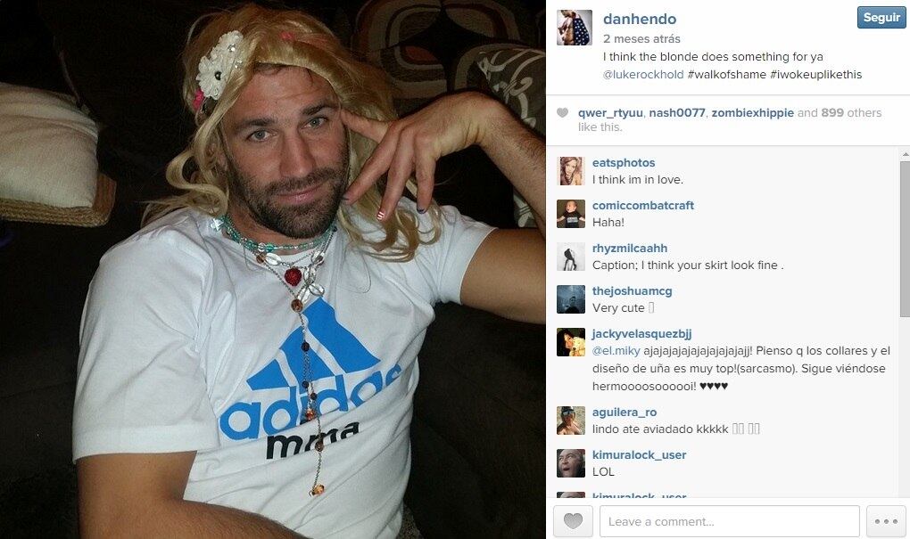 Nem os amigos do lutador escapam da zoeira nas redes sociais. O também lutador do UFC, Luke Rockhold, teve que passar pelo mico de ver sua foto em que estava vestido de moça sendo divulgada para toda a internet